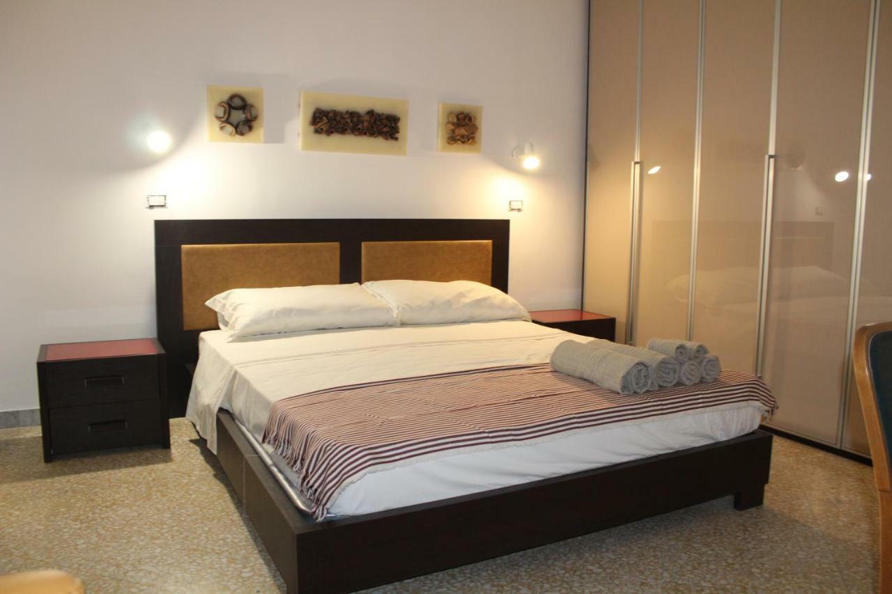 Porta Deuropa Bed & Breakfast Lecce Exterior foto